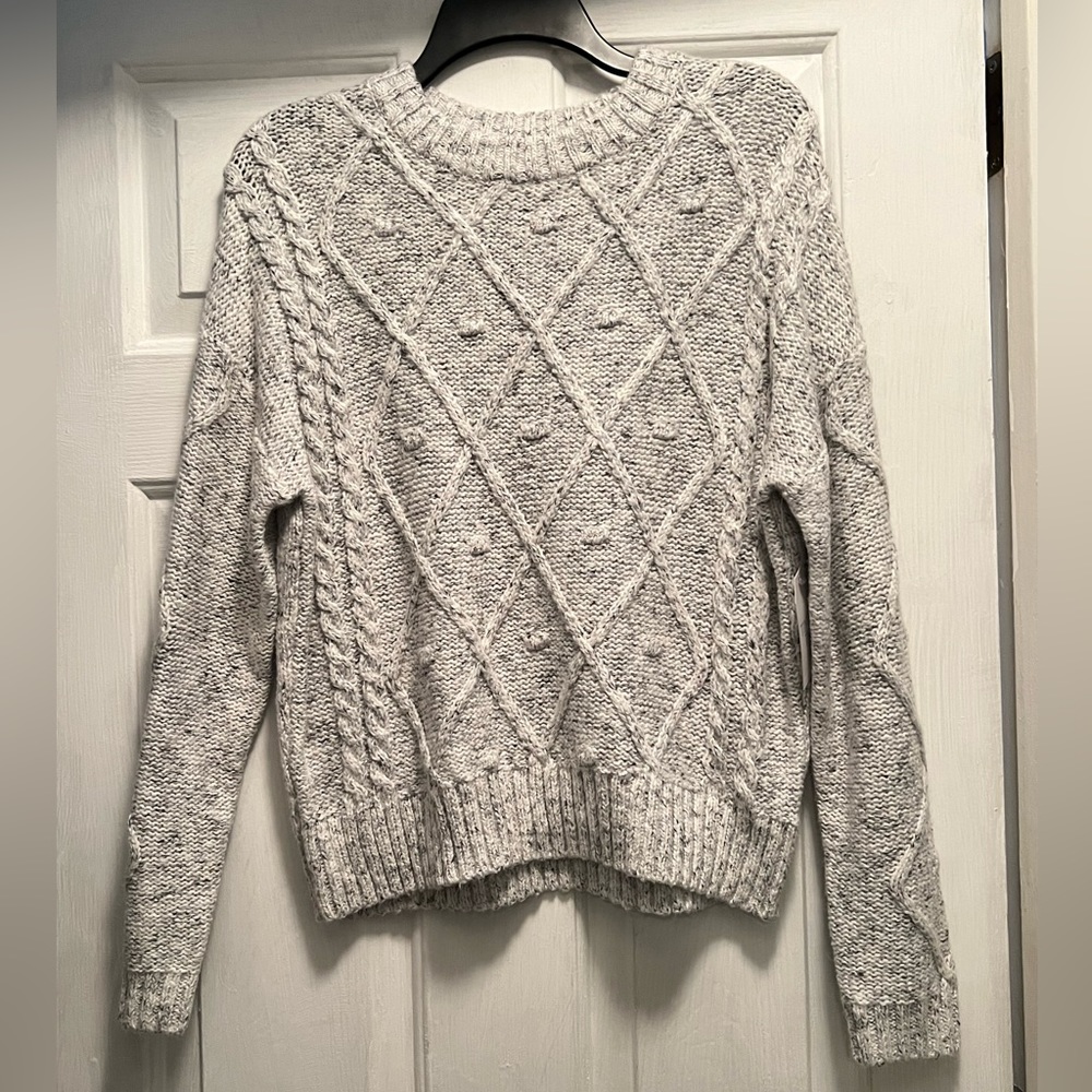 Size small white gray black blend cable knit diamond cross sweater